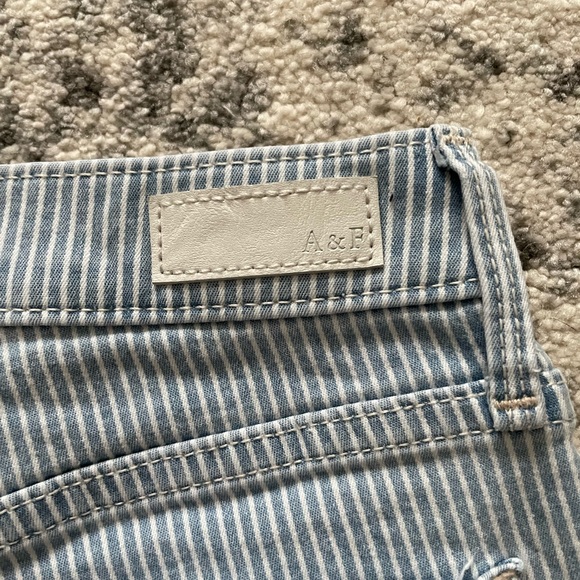 Abercrombie & Fitch - Women’s Simone High Rise Striped Shorts - 26 - Picture 4 of 4